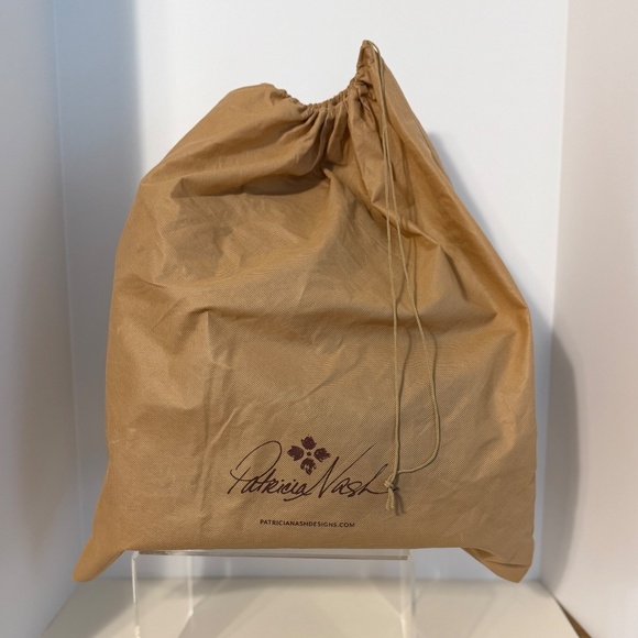 NWOT Patricia Nash Wilmslow Drawstring Bag Signature Map - Picture 13 of 14